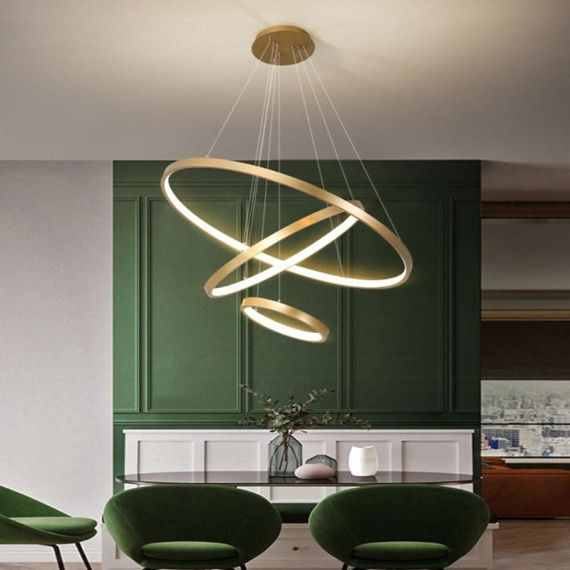 Suspension anneaux imbriqués en acrylique et aluminium Valse, finition dorée – vue 5