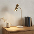 Lampe à poser spot doré socle aspect marbre Houlette – mise en situation (visuel d’ambiance)