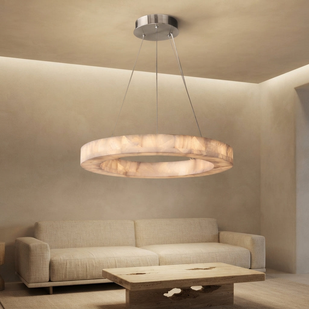 Lustre en albâtre anneau fin Écliptique – mise en situation (visuel d’ambiance)