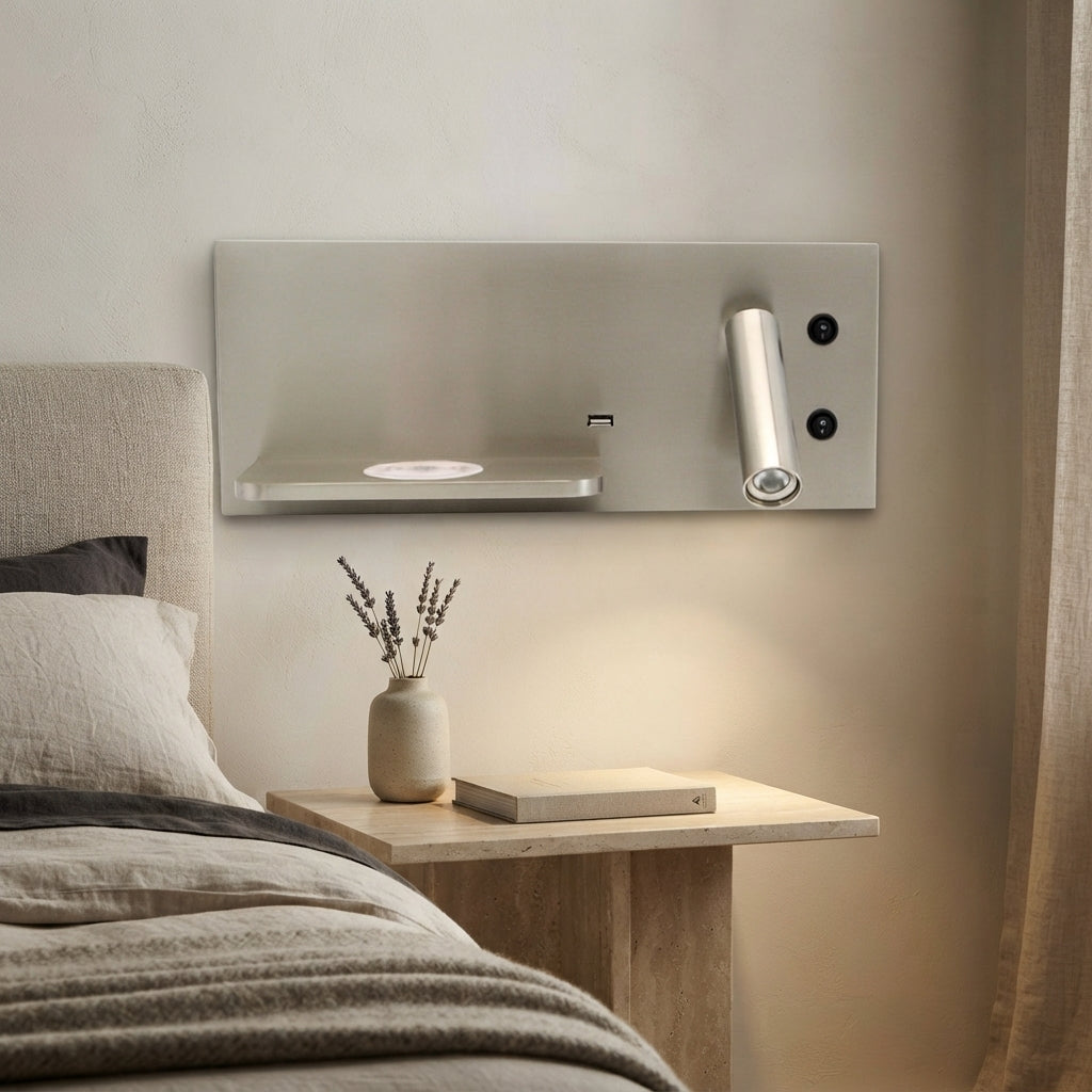 Applique murale argentée à tablette sans fil rechargeable Balcon – mise en situation (visuel d’ambiance)