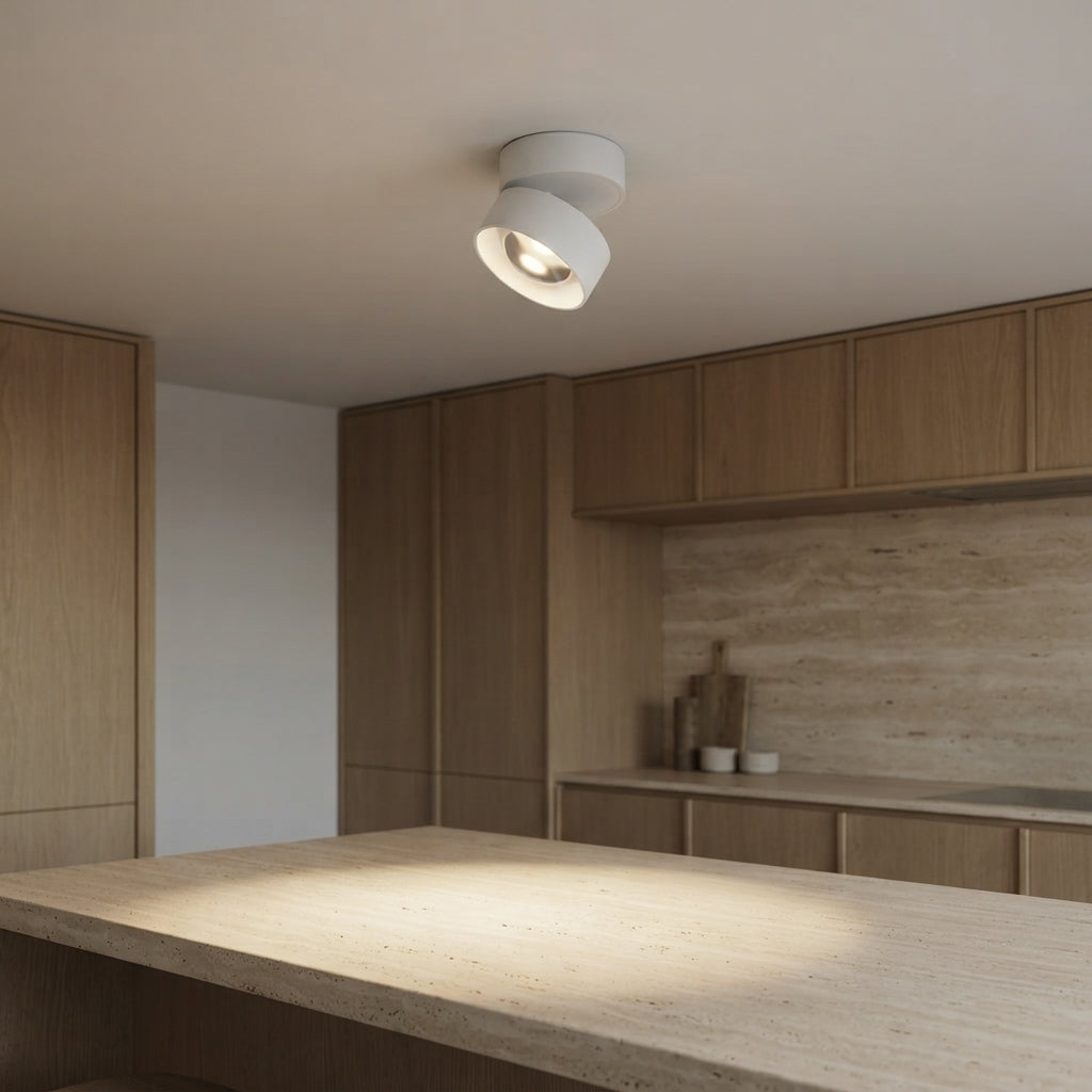 Spot orientable en aluminium blanc Cielo – mise en situation (visuel d’ambiance)