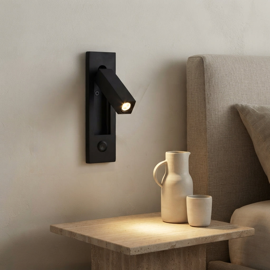Applique murale orientable noire spot carré pivotant Charnière – mise en situation (visuel d’ambiance)