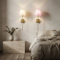 Applique murale dorée abat-jour clair sans fil rechargeable Bohème – mise en situation (visuel d’ambiance)
