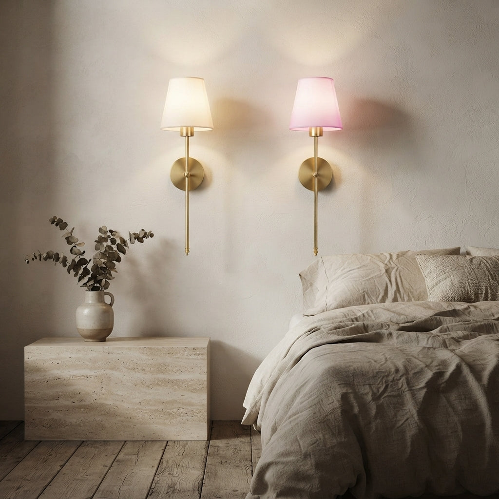 Applique murale dorée abat-jour clair sans fil rechargeable Bohème – mise en situation (visuel d’ambiance)