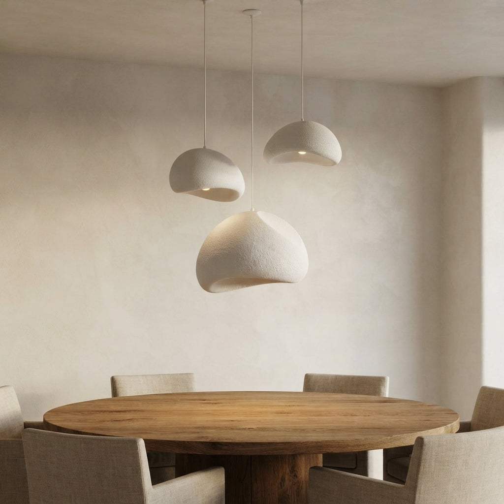 Suspension forme organique blanche texturée Estran – mise en situation (visuel d’ambiance)