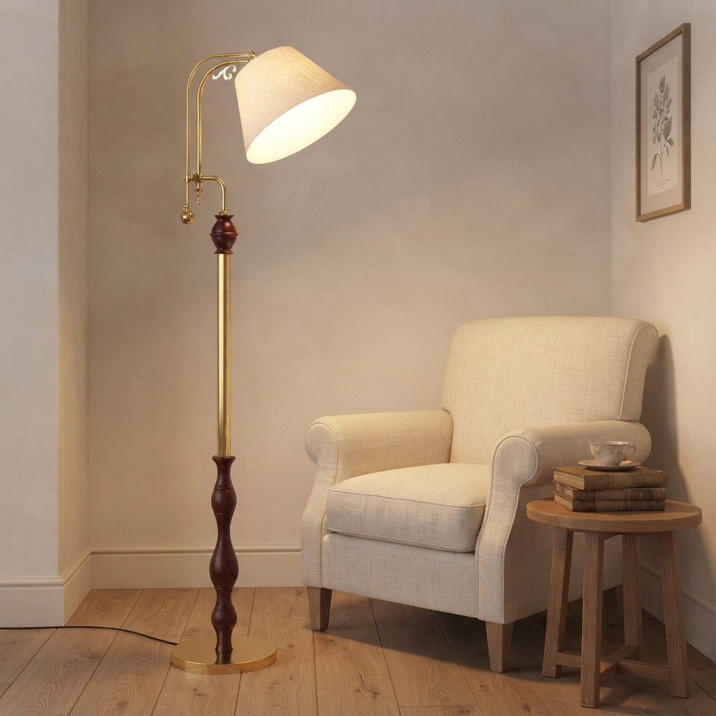 Lampadaire doré à fût tourné aspect bois Ermitage
