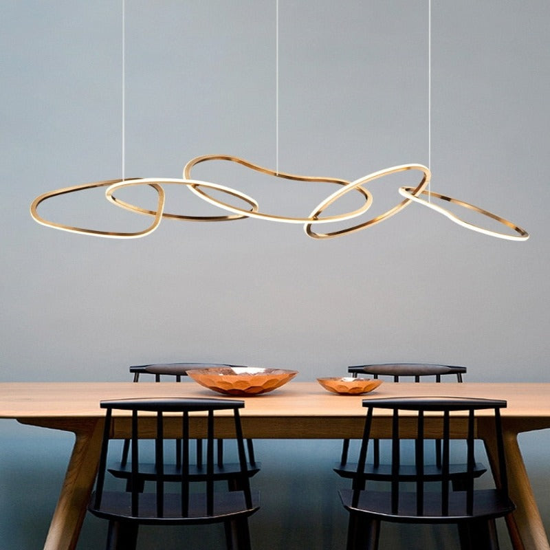 Lustre cinq lignes dorées entrelacées Sillage – vue 4