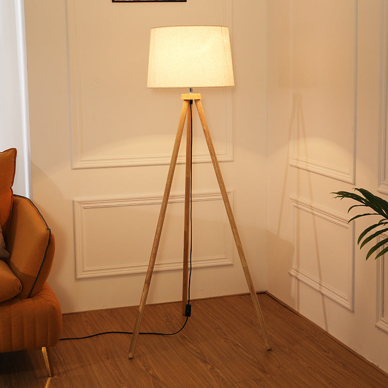 Lampadaire trépied aspect bois abat-jour blanc Futaie