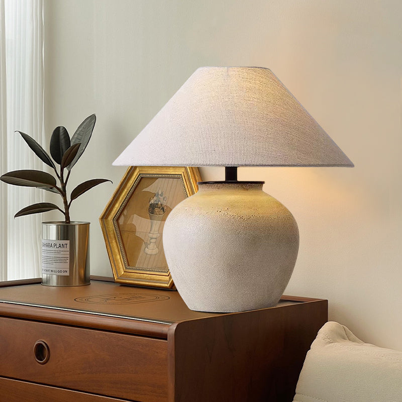 Lampe à poser en céramique fait main pied boule texturé Garrigue