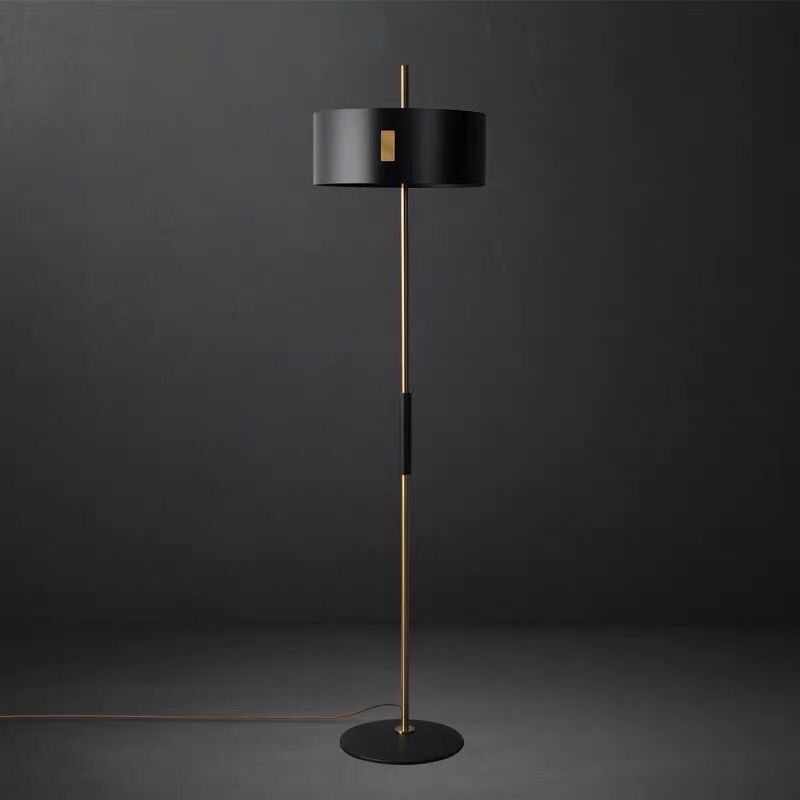 Lampadaire noir et doré abat-jour cylindrique Gnomon