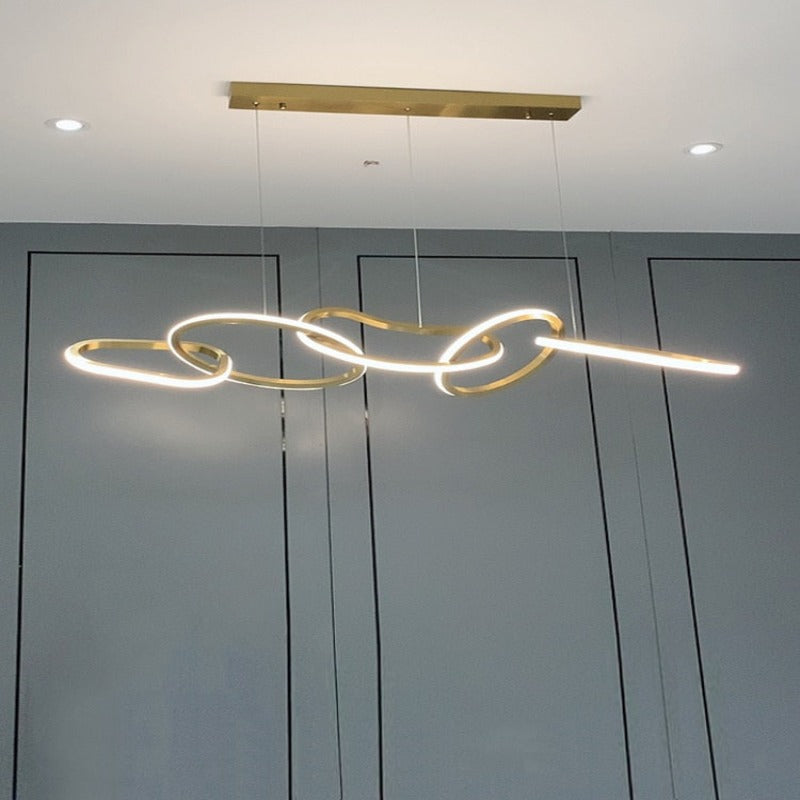 Lustre cinq lignes dorées entrelacées Sillage – vue 3