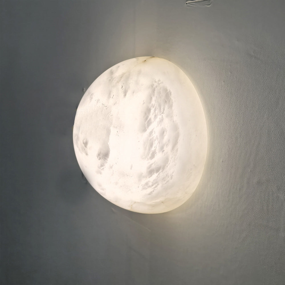 Applique murale ronde en albâtre relief lunaire Albédo