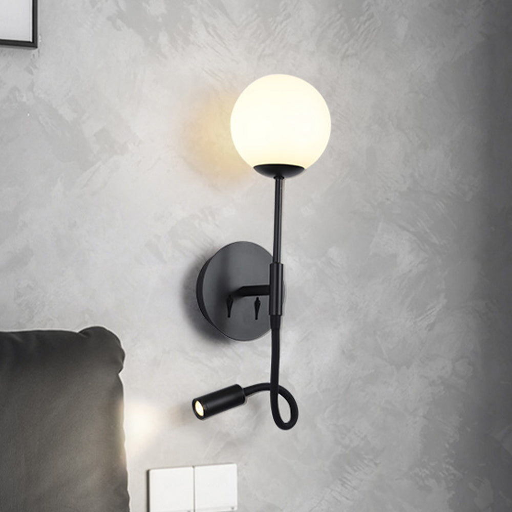 Applique murale globe blanc tige noire et liseuse Cerise