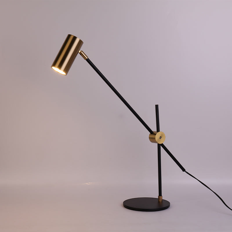 Lampe à poser orientable noire et dorée à balancier Équilibre