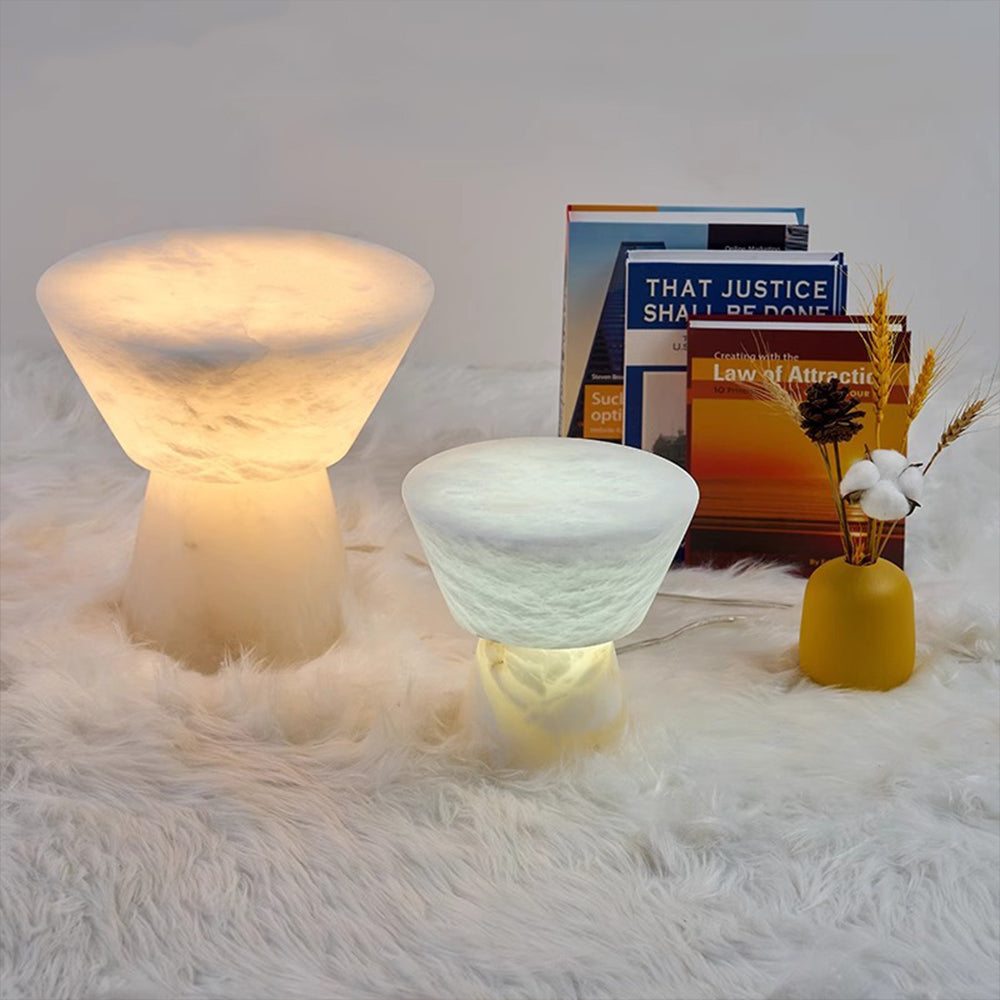 Lampe à poser évasée en albâtre Corolle