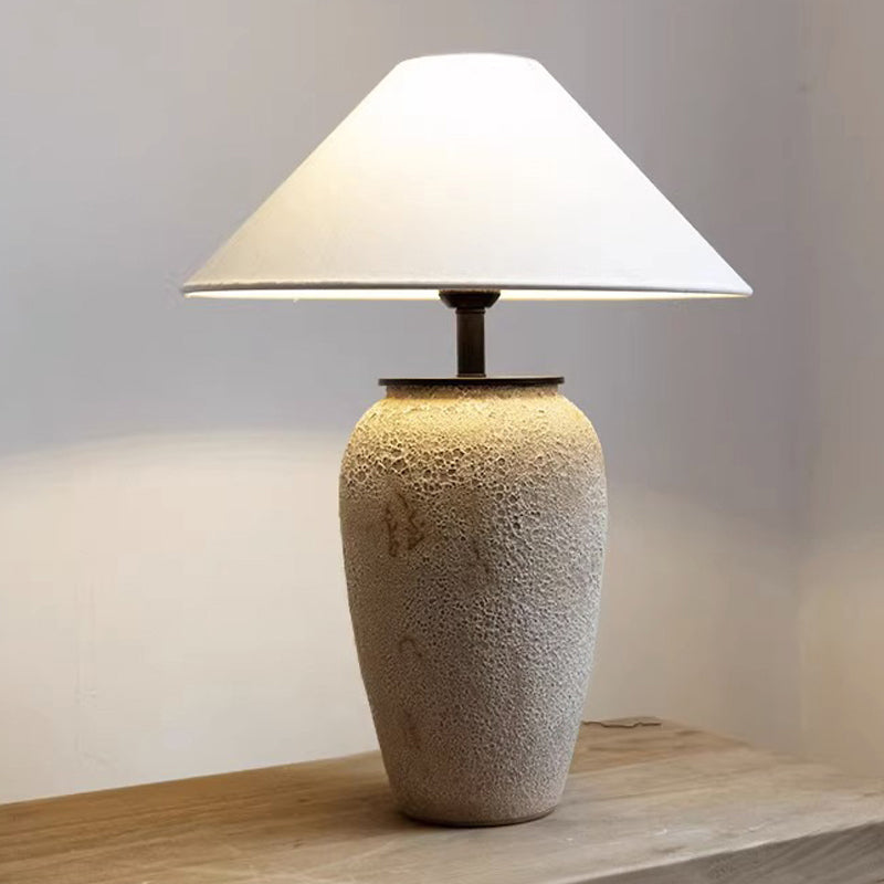 Lampe à poser en céramique texturée Amphore