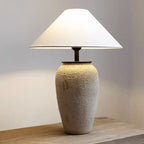 Lampe à poser en céramique texturée Amphore