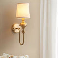 Applique murale classique abat-jour blanc bras doré Boudoir