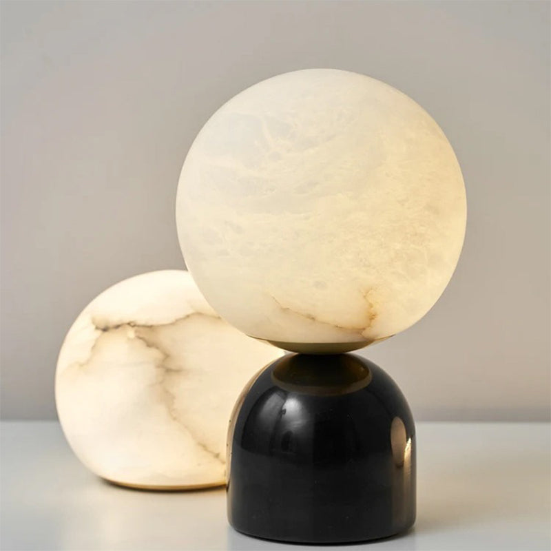 Lampe à poser sphère en albâtre Orbe