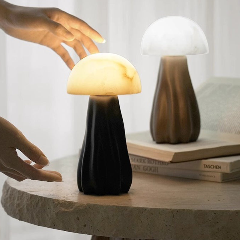 Lampe à poser champignon en albâtre pied torsadé Drapé