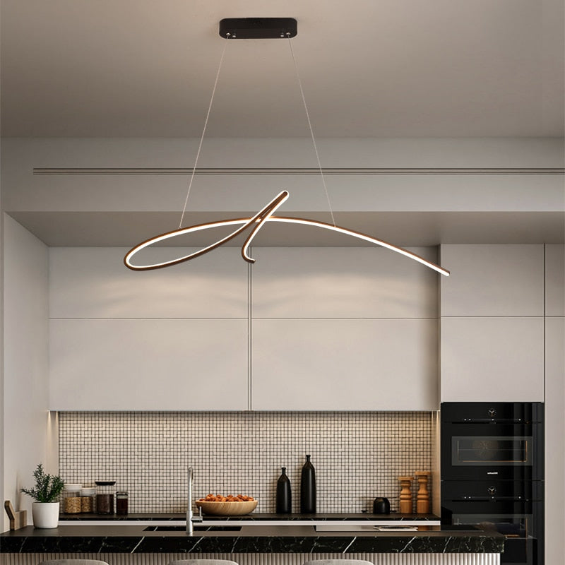 Suspension LED noire en forme de A cursif Monogramme, finition noire