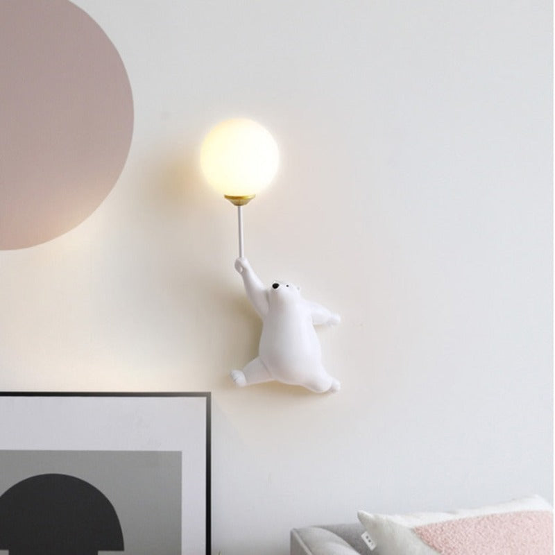 Applique murale enfant ourson au ballon Peluche, finition blanche