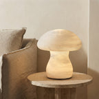 Lampe à poser champignon en albâtre sans fil rechargeable Duvet – mise en situation (visuel d’ambiance)