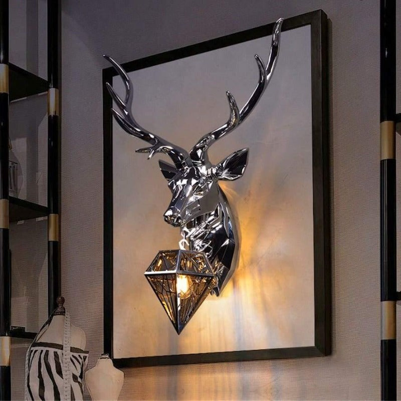 Applique murale tête de cerf dorée Pavillon, finition argentée