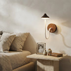 Applique murale orientable chapeau aspect bois bras blanc Cèpe – mise en situation (visuel d’ambiance)