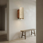 Applique murale demi-cylindre en travertin style wabi-sabi Amarre – mise en situation (visuel d’ambiance)