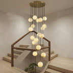 Lustre boule en albâtre en cascade Grappe – mise en situation (visuel d’ambiance)