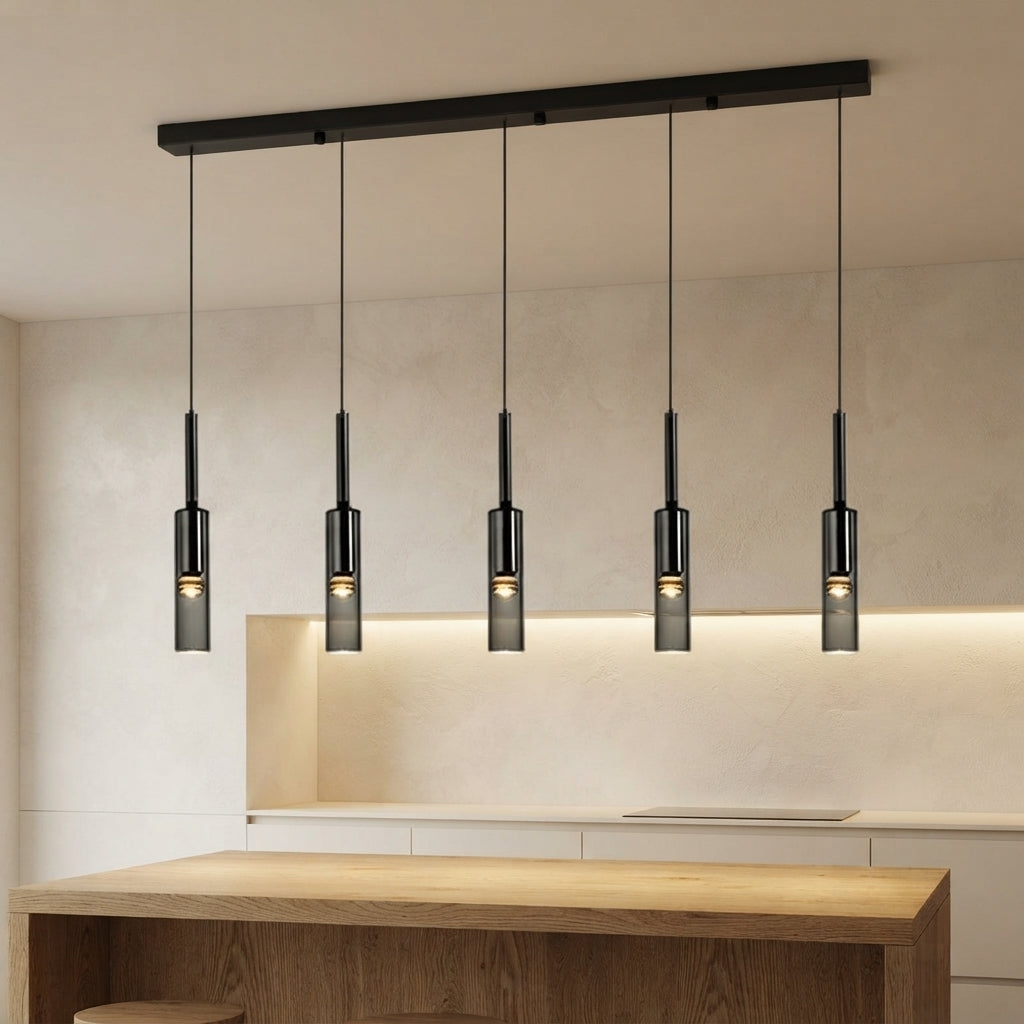 Suspension en verre cinq tubes noirs sur rampe Harpe – mise en situation (visuel d’ambiance)