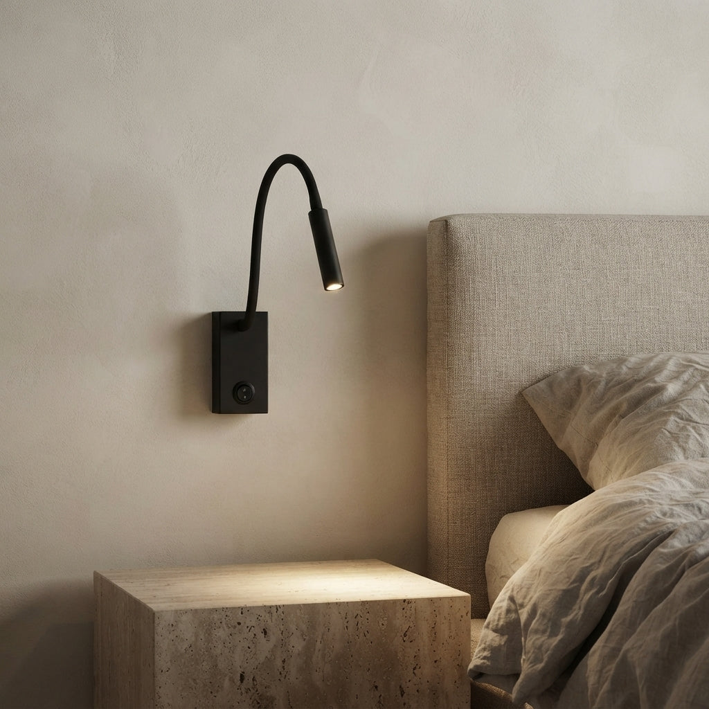 Applique murale orientable noire col flexible Cormoran – mise en situation (visuel d’ambiance)