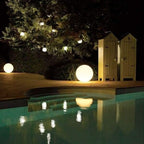 Lampe à poser d'extérieur sphère lumineuse blanche Nymphéa