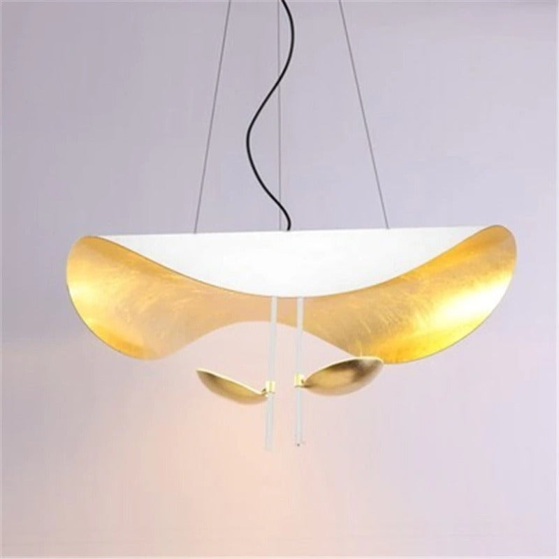 Suspension coupole en métal noir à intérieur cuivré Vasque, finition blanc et or – vue 4