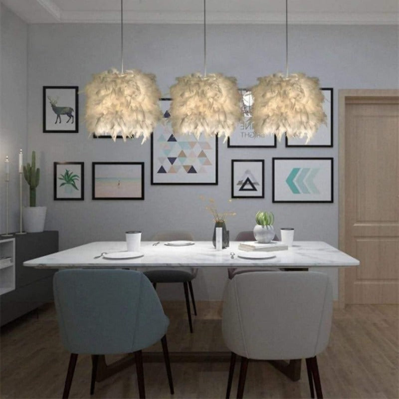 Suspension boule en plumes blanches Sylphe